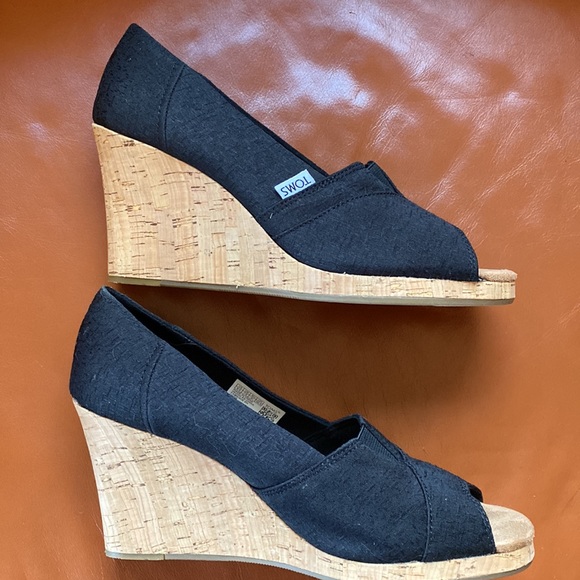 Toms black platform open toed shoes - Picture 6 of 7